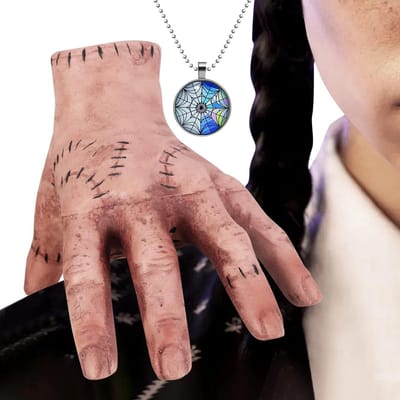 Allecto Plus - Latex hand met spinnenwebhalsketting voor Halloween decoratie - Realistische griezelrekwisieten - Geschikt voor kinderen en volwassenen - Ideaal cadeau voor fans