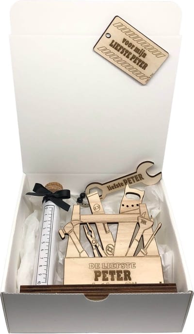Geschenkbox liefste PETER | zwart | GEREEDSCHAP | liefste peter | peter vragen | peter worden | peetoom vragen | peettante worden | cadeau | geschenkdoos | giftbox | allerliefste peter