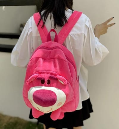 Rugtas - Rugzakken – AARDBEI BEER – Knuffel Beer– Groot 38X32X12 – School – Reizen – Voor speelgoed – Lunchbox – Mooi en comfortabel – Baby's, jongens, meisjes en volwassenen – Gemakkelijk te wassen -Duurzaam - R 110