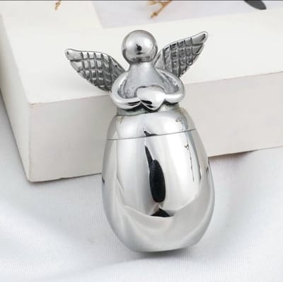 Mini urn engeltje,geschikt voor een klein beetje as,of als bescherm engeltje,3,8 cm
