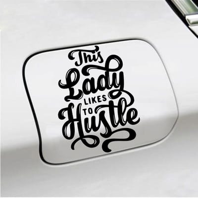 Bumpersticker - This Lady Likes To Hustle - 13,8 X 10,3 - Zwart