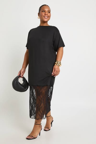 boohoo Dames plus kanten detail midaxi t-shirtjurk | Zwart | Maat: 52