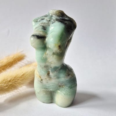 Caribbean Calciet vrouwenbeeldje 8 cm (#11) – handgeslepen edelsteen goddess carving