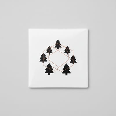 Minimalistische Dennenboom Geometrische Keramische Tegel 15x15 cm – Moderne Natuur Wanddecoratie & Scandinavisch Design