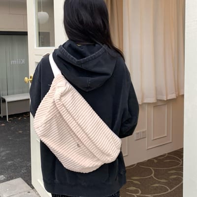 Sac banane grande capacité pour femme, sac à bandoulière décontracté, sac banane simple pour téléphone, sac banane en velours côtelé pour femme blanc