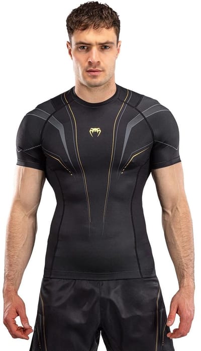 Venum Streamline Rashguard Korte Mouw Zwart/Goud – Voor MMA, BJJ, Kickboksen & Muay Thai - S