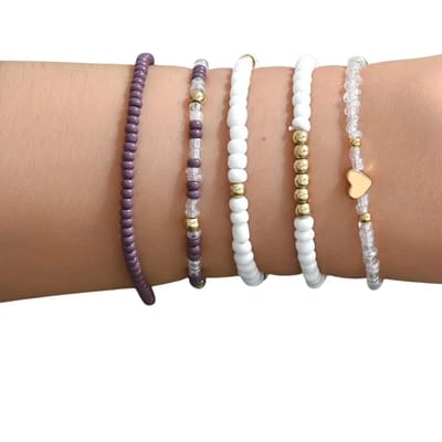 5‑delige Boho Armbanden Set Dames – Kralenarmbanden met Hartjes – Vriendschapsarmbanden voor Vrouwen & Meisjes – Festival Sieraden – Handgemaakt – Stapelbare Armbanden – Perfect als Cadeau – Ibiza Stijl – Zomer Musthave – Paars en Wit