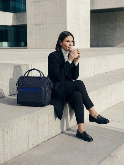 Hedgren VENTI Laptoptas op wielen 15,6 inch met RFID-bescherming – Waterafstotend – Gerecycled materiaal – Peacoat Blue