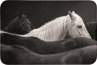 Badmat 90x60 cm - Antislip - Paarden - Zwart - Wit - Kudde - Badmatten voor badkamer - Badkamermat - Douchemat - Badkamer mat
