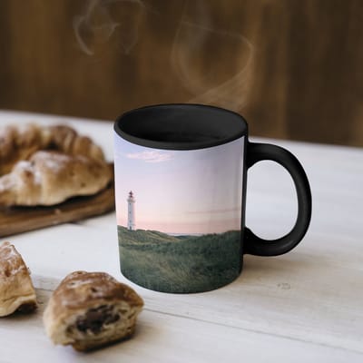 Magische Mok - Foto op Warmte Mokken - Koffiemok - Vuurtoren - Duinlandschap - Zee - Magic Mok - Beker - 350 ML - Theemok