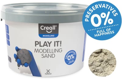 Creall Play it! Modelleerzand - 2,5 KG - Handige hersluitbare grote emmer – Zacht, Fluweelachtig & Herbruikbaar speelzand – Sensorisch Spelen 3+ - asbestvrij