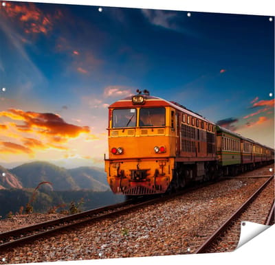 Gards Tuinposter Trein tussen de Bergen in Thailand - 150x120 cm - Tuindoek - Tuindecoratie - Wanddecoratie buiten - Tuinschilderij