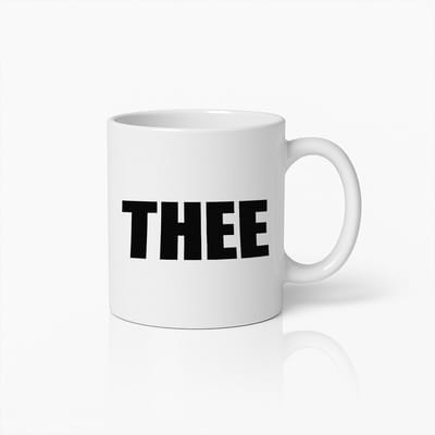 Minimalistische Theemok met Gedurfde "THEE" Tekst – Stijlvolle Keramische Beker voor Theeliefhebbers