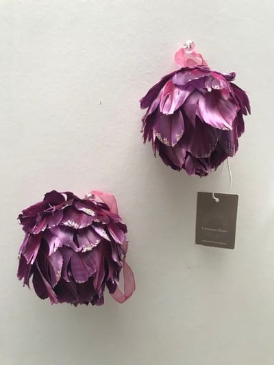 Luxe kersthangers 2st bordeaux met gouden glitters bloembol ornamenten 9cm