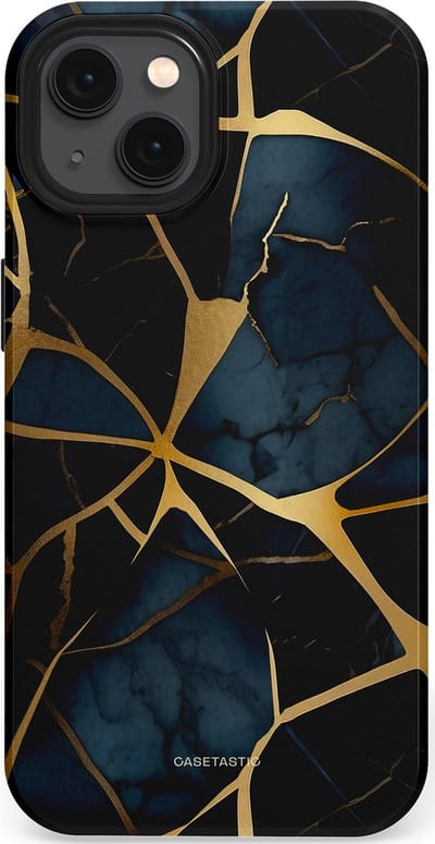 Casetastic hoesje geschikt voor Apple iPhone 13 - MagSafe - Dubbellaagse bescherming - Sterrennacht Marmer Goud - Fashion Case - Zwart Goud Donkerblauw