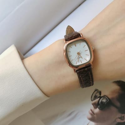 Dames Casual Armband Horloges Dames Eenvoudige Vintage Horloges Voor Vrouwen Wijzerplaat Polshorloge Leren Band Polshorloge white