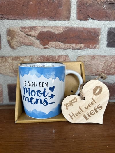 Creaties van hier – Mok Mooi mens met houten hartje – porselein – 9 cm – cadeau