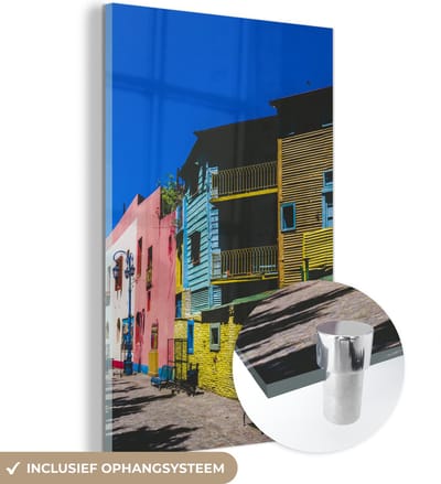® Glasschilderij 120x180 cm - Schilderij acrylglas - Kleurrijke straat in de Zuid-Amerikaanse wijk La Boca - Foto op glas - Muurdecoratie woonkamer - Wanddecoratie slaapkamer - Schilderijen