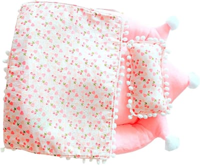 Poppenbeddengoed set - Poppenkamer decoratie - Rollenspel spelen - Inclusief kussen deken - 34 x 32 x 6 cm - Roze
