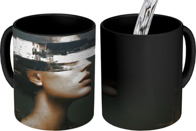 Magische Mok - Foto op Warmte Mokken - Koffiemok - Gezicht - Vrouw - Zwart - Abstract - Magic Mok - Beker - 350 ML - Theemok