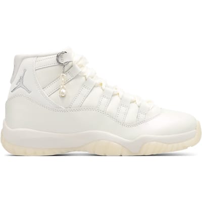 Jordan 11 Retro Sneakers Dames - Wit - Maat 38 - Leer, Synthetisch