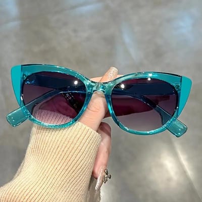 Lunettes de Soleil Rétro de Haute Qualité Forme Oeil de Chat Pour Femmes Bloc de Couleurs Élégantes Pare-Soleil Anti-Reflets Pour Vacances Fête à la Plage