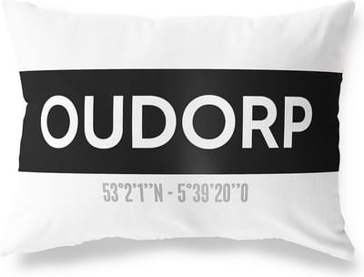 Tuinkussen OUDORP - NOORD-HOLLAND met coördinaten - Buitenkussen - Bootkussen - Weerbestendig - Jouw Plaats - Studio216 - Modern - Zwart-Wit - 50x30cm