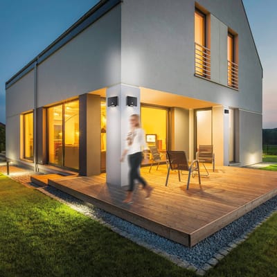 JUST LIGHT. GmbH JUST LIGHT. Buitenwandlamp Amin, oplaadbare batterij zwart aluminium
