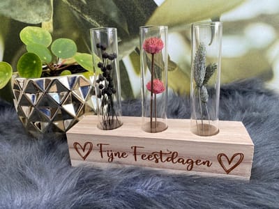 Droogbloemen in houten blok met 3 buisjes - Droogbloemen - 3 soorten bloemen - HipmetpitCreaties.be