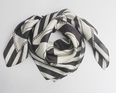 STEFFIE SCARF PINK- Accessories Junkie Amsterdam- Dames- Bandana's- Halsdoek- Sjaaltje- Imitatie Satijn- Gestreept- Zwart wit