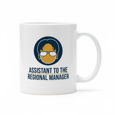 Assistant to the Regional Manager – Iconische Grappige Kantoor Koffiemok 330 ml