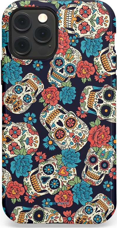 Casetastic Hoesje Geschikt voor Apple iPhone 12/12 Pro Magsafe - Stijlvolle Beschermende Duo-layer Case - Catacombe carnaval