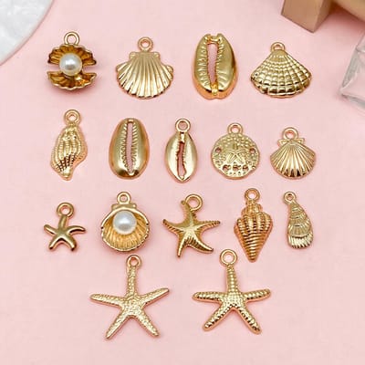 16 pièces Breloques en alliage sur le thème de l'océan doré - Étoile de mer, Coquillage, Coquille Idéal pour boucles d'oreilles DIY, Bracelets et Artisanat d'été Hawaï, Fournitures d'artisanat d'été beige