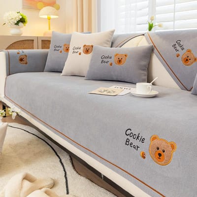 Nouvelle housse de canapé de dessin animé couleur unie chenille universelle antidérapante pour salon housses de canapé brodées petit ours 70x70cm 1pcs