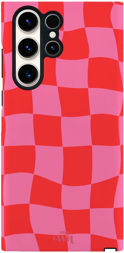 xoxo Wildhearts Drunk In Love - Hoesje geschikt voor Samsung Galaxy S26 Ultra - Siliconen hoesje met dubbele beschermlaag - Luxe case - Stevige backcover - Golvend blokjes patroon - Golven print - Roze / Rood