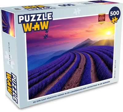 Puzzel De zon gaat prachtig onder in de lavendelvelden gevestigd in de bergen - Legpuzzel - Puzzel 500 stukjes