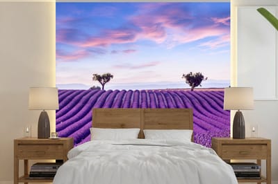 Behang - Fotobehang Lavendel - Natuur - Paars - Bomen - Bloemen - Breedte 300 cm x hoogte 300 cm