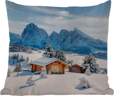 Buitenkussen Weerbestendig - Winter - Huisje - Bergen - Uitzicht - Sneeuw - 50x50 cm