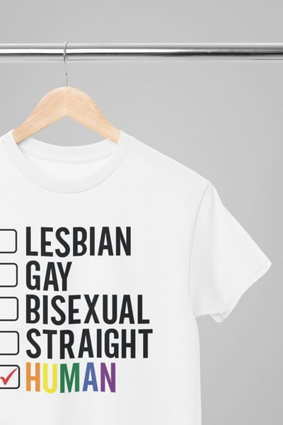 Pride shirt - Lesbian gay - Wurban Wear | Gay pride | Pride kleding | Regenboog kleding | Pride | Pride vlag | Regenboog vlag | Regenboog | LGBTQ | LHBTI | Liefde | Transgender | Crossdress | Amsterdam | Rainbow | lgbt shirt | Wit