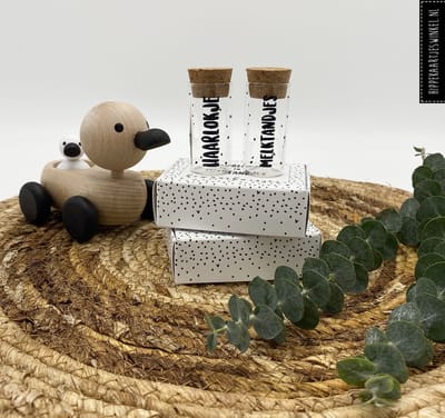 Haarlokje en melktandjes bewaarbuisjes - in cadeauverpakking - geschikt voor kraamcadeau, babyshower of kraammand.