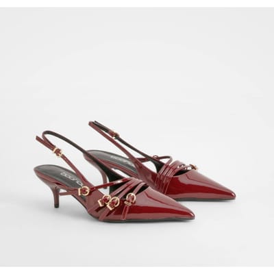 boohoo Breed passende lage stiletto court schoenen met gesp | Cherry | Maat: 4