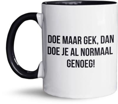 NietMokken.nl - Grappige Mok – Doe Maar Gek Dan Doe Je Al Normaal Genoeg – Beker Met Nederlandse Spreuk – Cadeau Voor Collega Of Vriend – Humorvolle Koffiemok 325 ML – Originele Tekstmok – Grappige Mokken En Méér – Cadeau – Keramische Mok Bedrukt