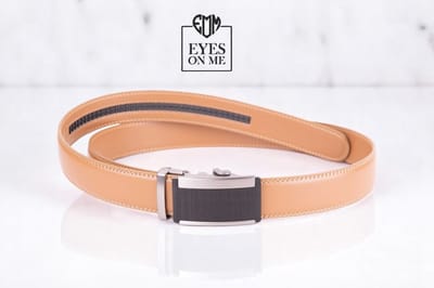 Lichtbruine lederen riem zonder gaatjes met automatische gesp voor heren ( Model N032 )