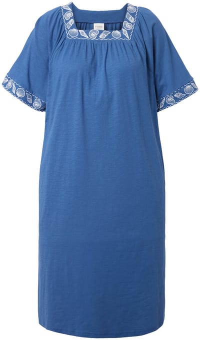 Ulla Popken - Dames - Midi-jurk geborduurde randen carréhals korte kapmouwen - Denim blauw - Maat 42+