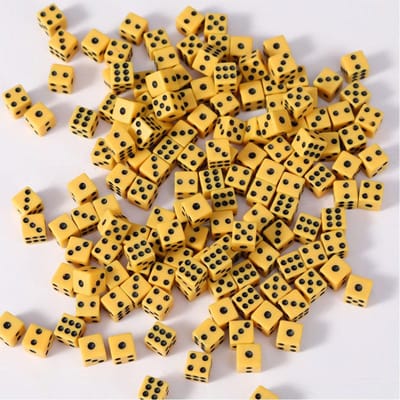 50 stuks/partij Dobbelstenen 8 mm 6 kleuren Plastic Wit Speeldobbelstenen Standaard Zeszijdig Beslisser Verjaardagsfeestjes Bordspel Drop Shipping