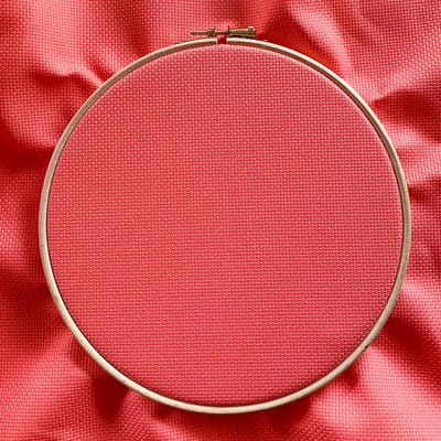 100 x 110 cm Aida 14 count koraal rode borduurstof - Studio Koekoek Borduurstramien met 5,4 kruisjes per cm - coral