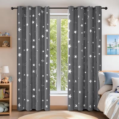 Famanu – Licht Grijs Verduisterende Gordijnen met Oogjes - Sterren Thermisch Gordijnen voor Slaapkamer - cm (B x H) - Lichtgrijs - set van 2