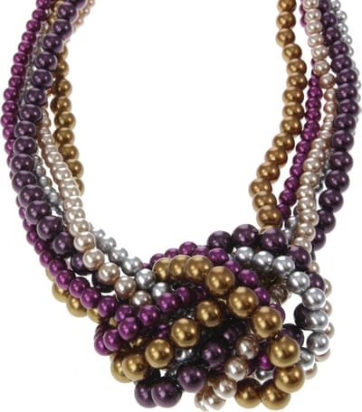 Parelketting met knoop. Lengte 41 cm (+verlengketting 7,5cm) Dikte van de kleinste parels 6mm, dikte van de grootste parels 1cm.