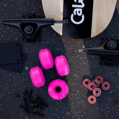 Skateboard Onderdelenset V5: Trucks (139mm), Wielen (52mm) en ABEC-7 Lagers