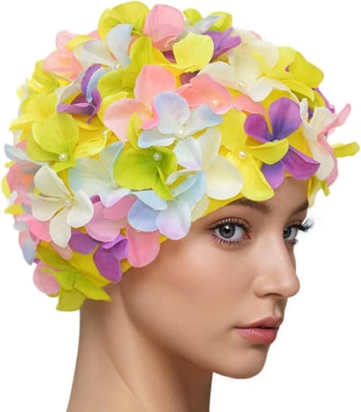 Vrouwelijke retro zwemcap met bloemenpatroon voor stijl en comfort in het zwembad